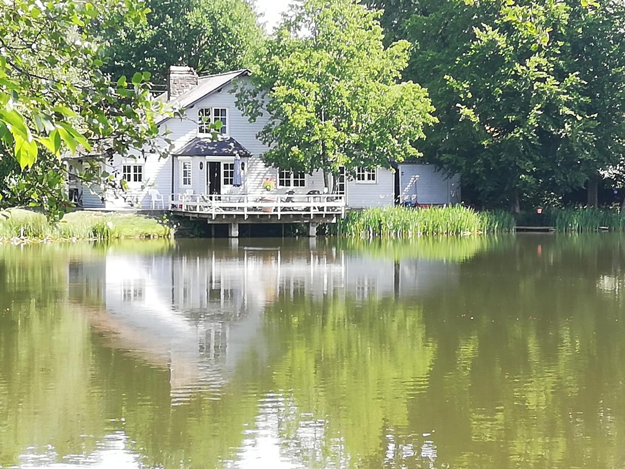 La Maison Du Lac Cul-des-Sarts Exterior foto
